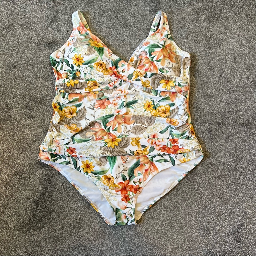 Artesands La Dolce Vita Delacroix Cross Front D-G Cup One Piece Swimsuit - Picture 3 of 12